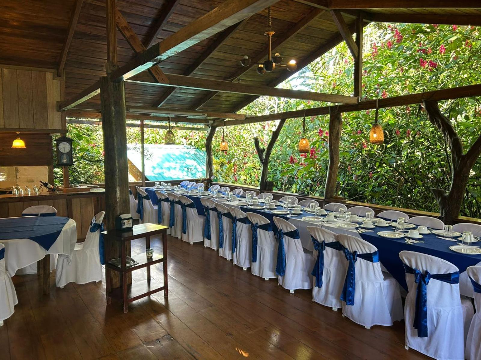 Hosteria Los Cedros De 민도 외부 사진
