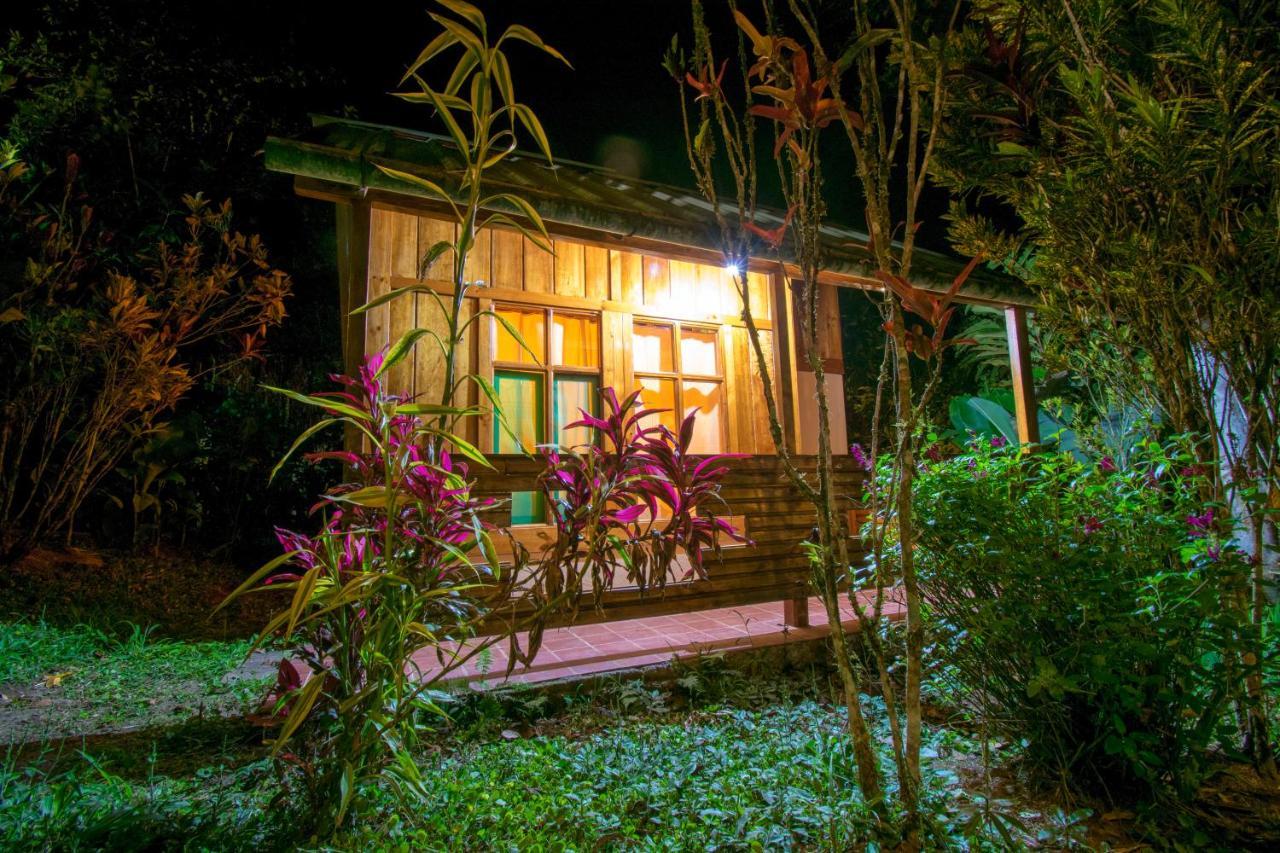 Hosteria Los Cedros De 민도 외부 사진